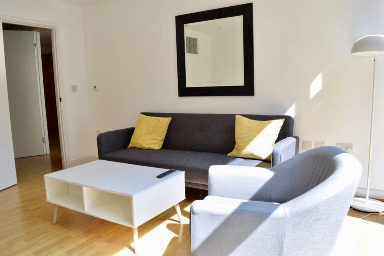 Modern 1 Bedroom Flat In Canary Wharf London Kültér fotó